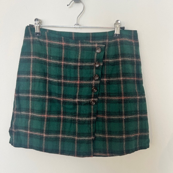 Green plaid checkered skirt with buttons - Picture 1 of 2